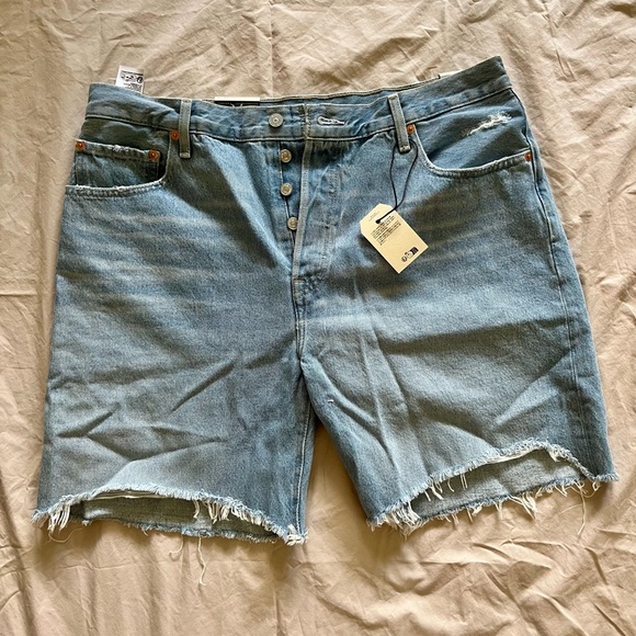 Levi's Pants - Levi's 501 ‘90s Women’s Jean Shorts in Blue Light Special Medium Wash Size 33